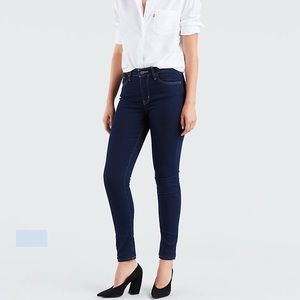 Levi’s 721 High Rise Skinny Jeans Dark Wash